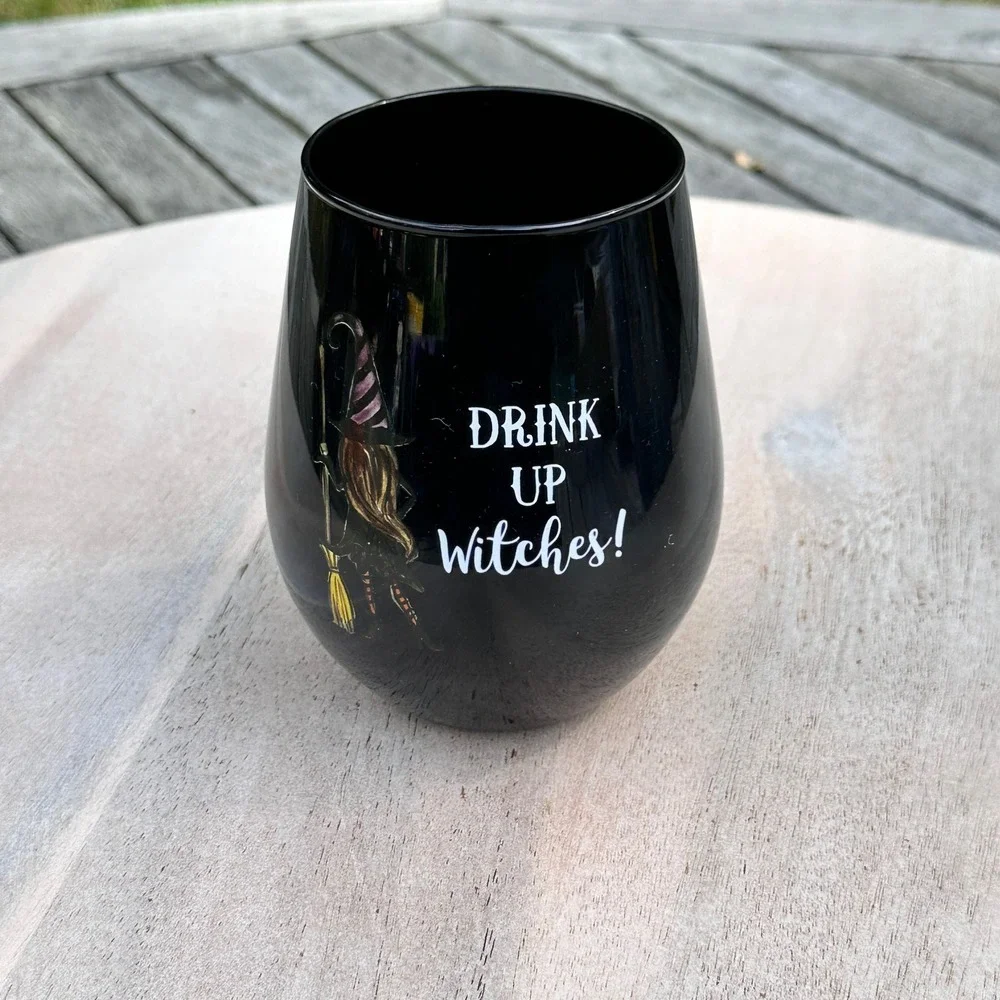 Cobwebs & Cauldrons Halloween Drink Up Witches Wine Glasses and Socks Set NEW